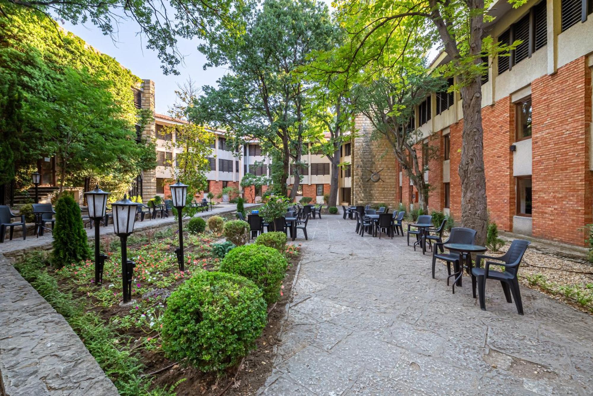 Preslav Hotel 3*